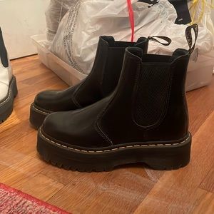 DR. MARTENS 2976 Quad Platform Black Womens Chelsea Boots WORN ONCE